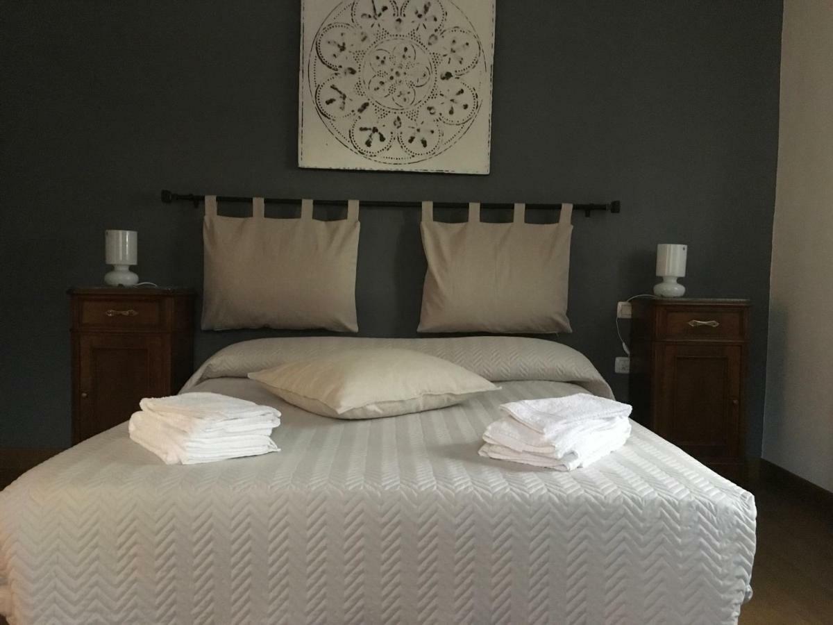 Bed and Breakfast Bb Andre' Vara Superiore Exterior foto